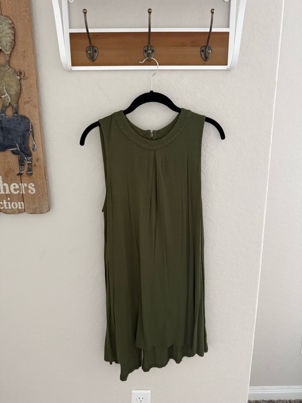 Worthington Olive Green Sleeveless Pleated Tank Top
